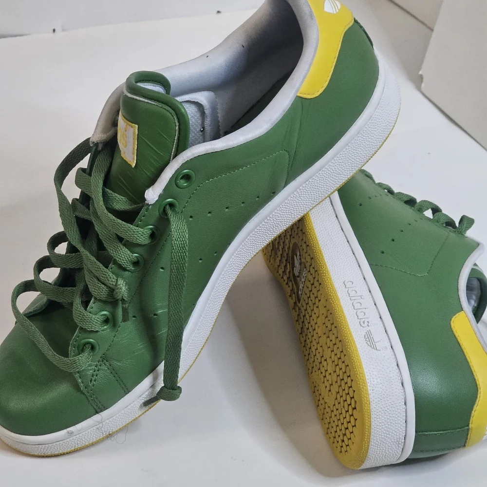 RARE Adidas Green Sneakers - Picture 6 of 9